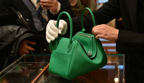 how much does a hermes saleperson earn|Hermès Sales Associate Annual Salaries .